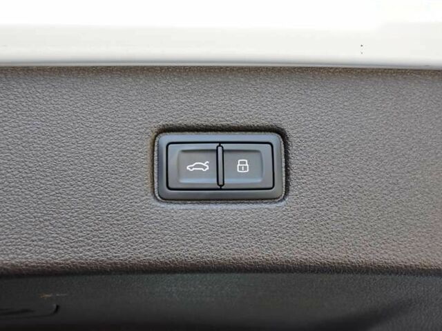 Ауди Ку 7, объемом двигателя 2 л и пробегом 190 тыс. км за 19999 $, фото 25 на Automoto.ua