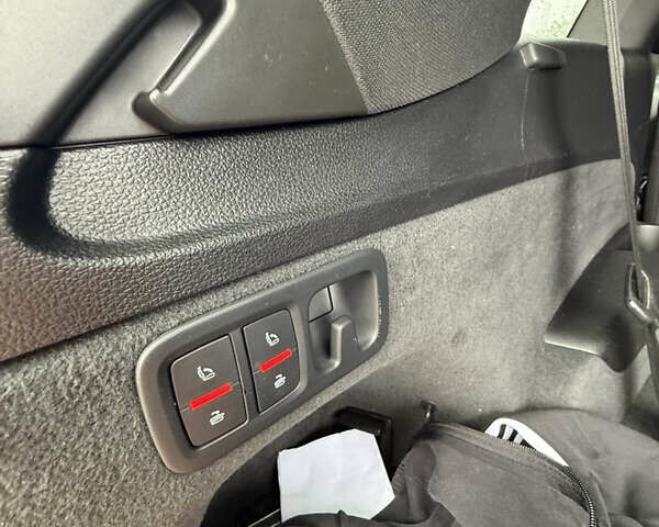 Ауди Ку 7, объемом двигателя 2 л и пробегом 252 тыс. км за 22500 $, фото 28 на Automoto.ua