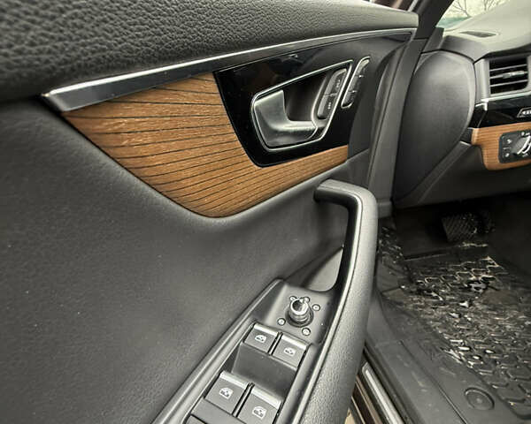 Ауди Ку 7, объемом двигателя 2 л и пробегом 252 тыс. км за 22500 $, фото 20 на Automoto.ua