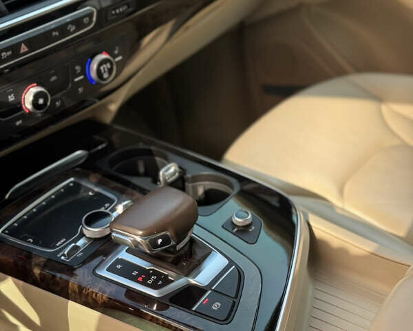 Ауди Ку 7, объемом двигателя 3 л и пробегом 150 тыс. км за 30000 $, фото 31 на Automoto.ua