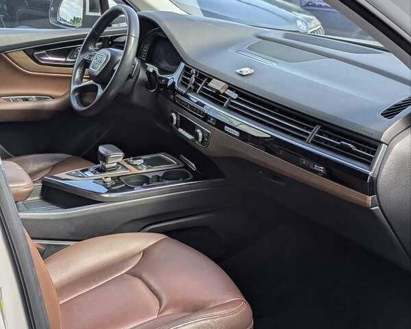 Ауді Ку 7 2018 у Львові на Automoto.ua Ауді Ку 7, об'ємом двигуна 3 л та пробігом 296 тис. км за 39500 $, фото 25 на Automoto.ua