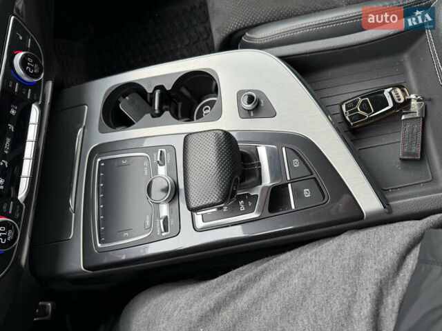 Ауди Ку 7, объемом двигателя 3 л и пробегом 165 тыс. км за 43000 $, фото 27 на Automoto.ua