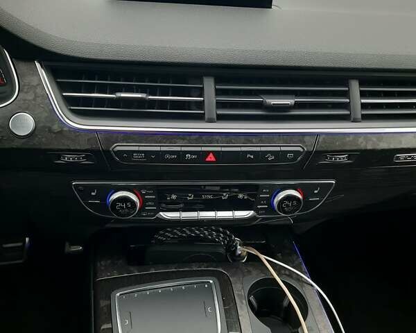 Ауди Ку 7, объемом двигателя 2.97 л и пробегом 145 тыс. км за 52000 $, фото 4 на Automoto.ua