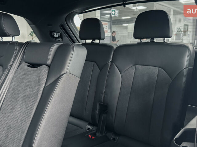 купить новое авто Ауди Ку 7 2025 года от официального дилера Порше Захід Ауди фото