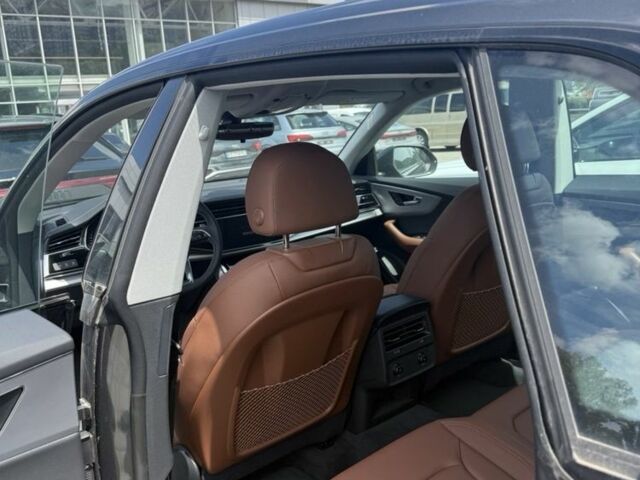 Серый Ауди Ку 7, объемом двигателя 3 л и пробегом 1 тыс. км за 92000 $, фото 5 на Automoto.ua