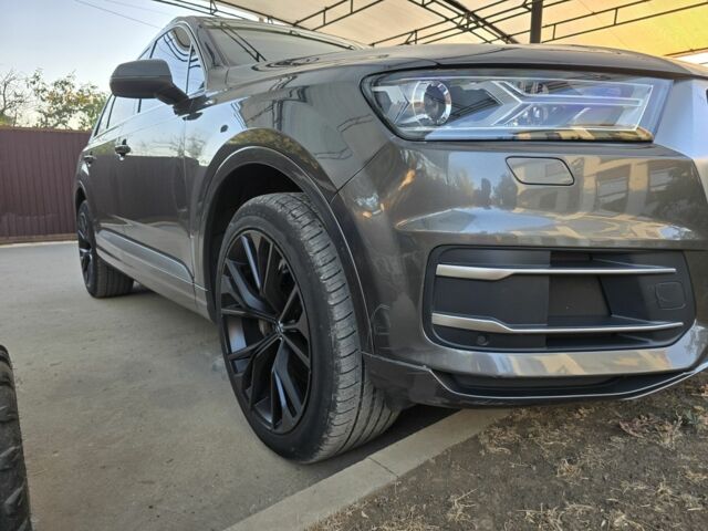 Серый Ауди Ку 7, объемом двигателя 2 л и пробегом 162 тыс. км за 23500 $, фото 1 на Automoto.ua