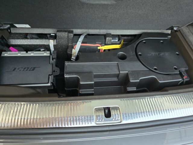 Серый Ауди Ку 7, объемом двигателя 2 л и пробегом 162 тыс. км за 23500 $, фото 22 на Automoto.ua