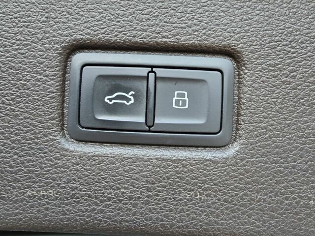 Серый Ауди Ку 7, объемом двигателя 2 л и пробегом 162 тыс. км за 23500 $, фото 23 на Automoto.ua