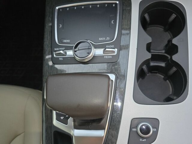 Серый Ауди Ку 7, объемом двигателя 2 л и пробегом 162 тыс. км за 23500 $, фото 8 на Automoto.ua