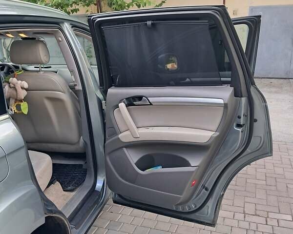 Серый Ауди Ку 7, объемом двигателя 2.97 л и пробегом 320 тыс. км за 13200 $, фото 12 на Automoto.ua