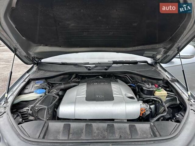 Сірий Ауді Ку 7, об'ємом двигуна 3 л та пробігом 322 тис. км за 10999 $, фото 40 на Automoto.ua