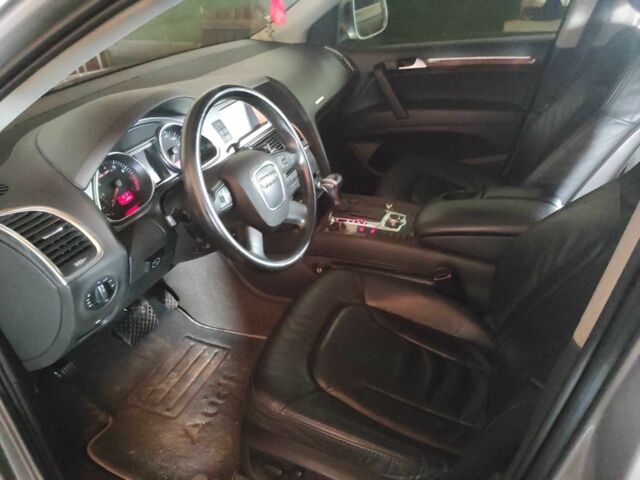 Серый Ауди Ку 7, объемом двигателя 4.2 л и пробегом 265 тыс. км за 11700 $, фото 8 на Automoto.ua