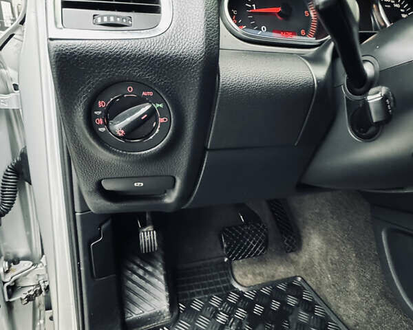 Сірий Ауді Ку 7, об'ємом двигуна 3 л та пробігом 388 тис. км за 10850 $, фото 17 на Automoto.ua