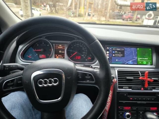 Ауді Ку 7 2006 у Дніпро (Дніпропетровську) на Automoto.ua Сірий Ауді Ку 7, об'ємом двигуна 3 л та пробігом 345 тис. км за 12500 $, фото 6 на Automoto.ua