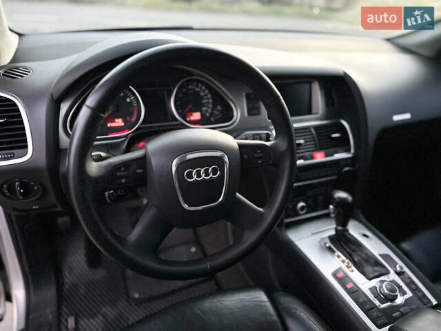Серый Ауди Ку 7, объемом двигателя 4.16 л и пробегом 359 тыс. км за 7499 $, фото 9 на Automoto.ua
