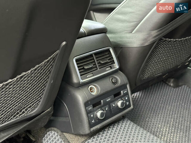 Сірий Ауді Ку 7, об'ємом двигуна 4.2 л та пробігом 360 тис. км за 7499 $, фото 12 на Automoto.ua