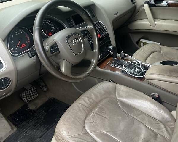 Серый Ауди Ку 7, объемом двигателя 3 л и пробегом 296 тыс. км за 11600 $, фото 7 на Automoto.ua