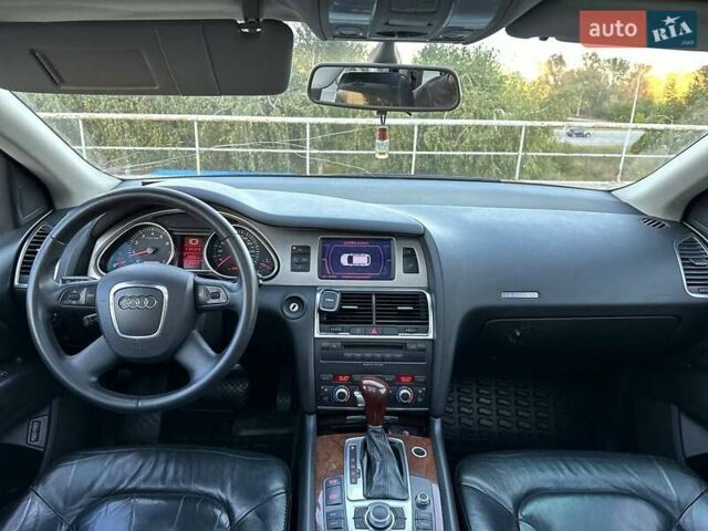 Сірий Ауді Ку 7, об'ємом двигуна 4.16 л та пробігом 250 тис. км за 9900 $, фото 23 на Automoto.ua