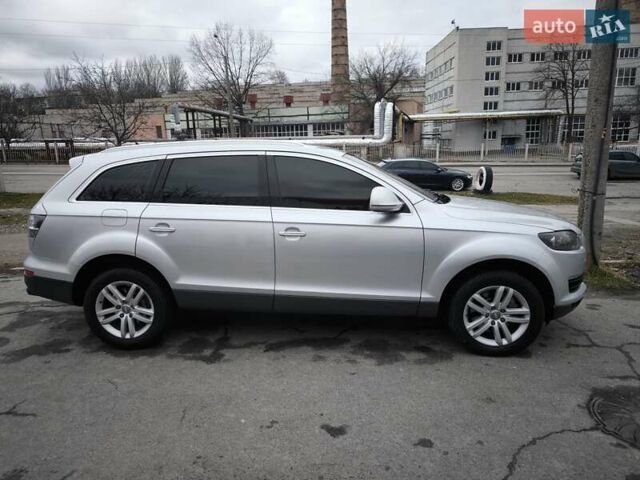 Ауді Ку 7 2006 у Дніпро (Дніпропетровську) на Automoto.ua Сірий Ауді Ку 7, об'ємом двигуна 3 л та пробігом 345 тис. км за 12500 $, фото 4 на Automoto.ua