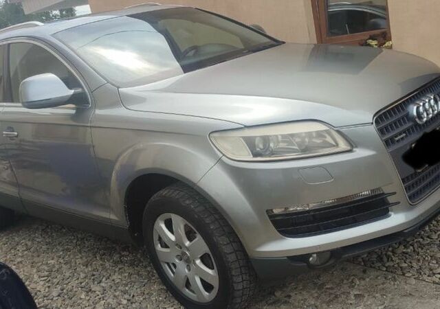 Серый Ауди Ку 7, объемом двигателя 3 л и пробегом 310 тыс. км за 260 $, фото 4 на Automoto.ua