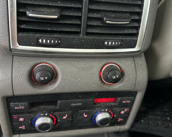 Сірий Ауді Ку 7, об'ємом двигуна 4.21 л та пробігом 254 тис. км за 6850 $, фото 16 на Automoto.ua