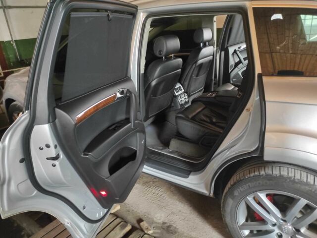 Серый Ауди Ку 7, объемом двигателя 4.2 л и пробегом 265 тыс. км за 11700 $, фото 3 на Automoto.ua