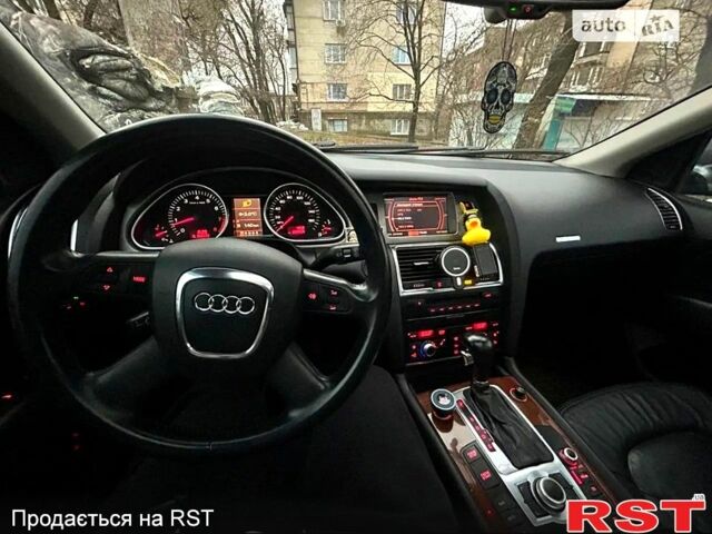 Сірий Ауді Ку 7, об'ємом двигуна 4.2 л та пробігом 240 тис. км за 10500 $, фото 1 на Automoto.ua