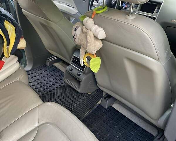 Серый Ауди Ку 7, объемом двигателя 2.97 л и пробегом 320 тыс. км за 13200 $, фото 2 на Automoto.ua