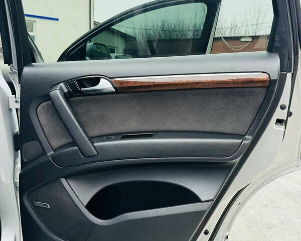 Сірий Ауді Ку 7, об'ємом двигуна 3 л та пробігом 388 тис. км за 10850 $, фото 24 на Automoto.ua