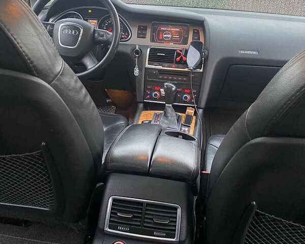 Ауди Ку 7 2006 в Хусте на Automoto.ua Серый Ауди Ку 7, объемом двигателя 3 л и пробегом 270 тыс. км за 15000 $, фото 9 на Automoto.ua