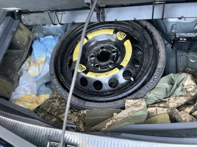 Сірий Ауді Ку 7, об'ємом двигуна 3 л та пробігом 460 тис. км за 7000 $, фото 5 на Automoto.ua