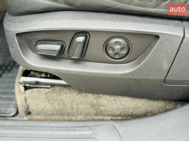 Сірий Ауді Ку 7, об'ємом двигуна 3 л та пробігом 388 тис. км за 10850 $, фото 26 на Automoto.ua