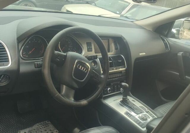Серый Ауди Ку 7, объемом двигателя 3 л и пробегом 310 тыс. км за 10750 $, фото 4 на Automoto.ua