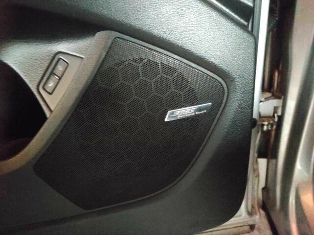 Серый Ауди Ку 7, объемом двигателя 4.2 л и пробегом 265 тыс. км за 11700 $, фото 5 на Automoto.ua