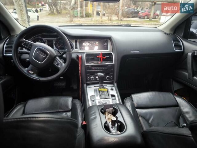 Ауді Ку 7 2006 у Дніпро (Дніпропетровську) на Automoto.ua Сірий Ауді Ку 7, об'ємом двигуна 3 л та пробігом 345 тис. км за 12500 $, фото 2 на Automoto.ua