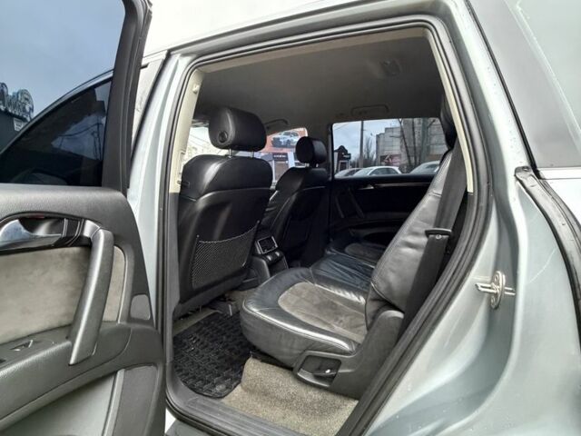 Серый Ауди Ку 7, объемом двигателя 3 л и пробегом 350 тыс. км за 10850 $, фото 7 на Automoto.ua