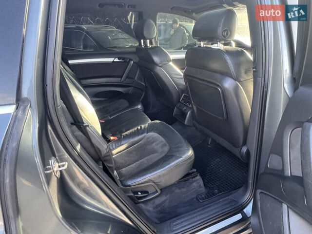 Серый Ауди Ку 7, объемом двигателя 3 л и пробегом 350 тыс. км за 10990 $, фото 6 на Automoto.ua