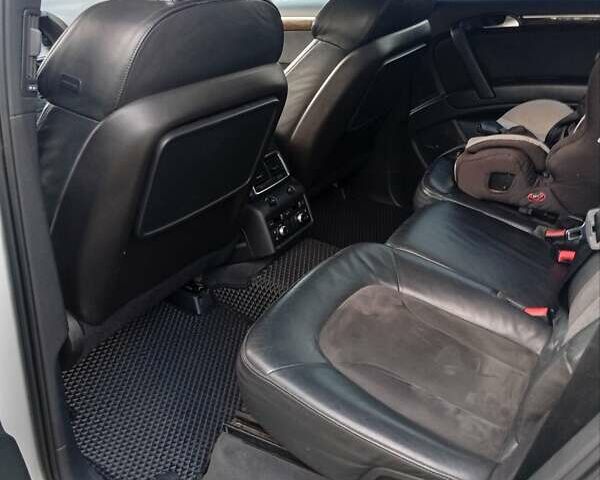 Сірий Ауді Ку 7, об'ємом двигуна 3 л та пробігом 320 тис. км за 13500 $, фото 3 на Automoto.ua