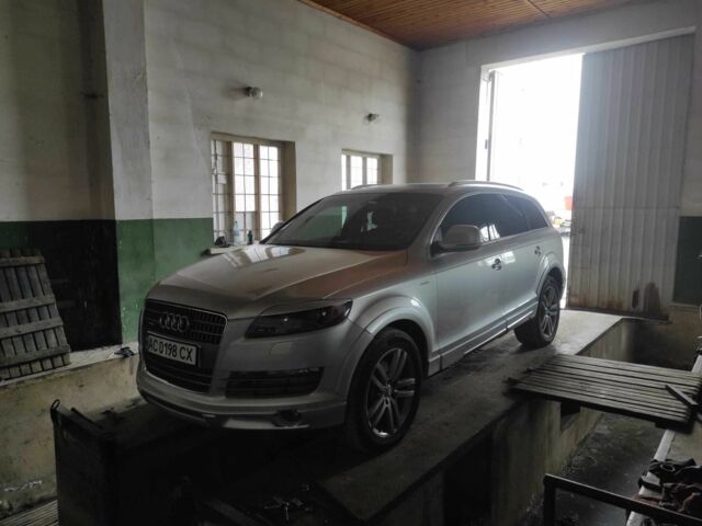 Серый Ауди Ку 7, объемом двигателя 4.2 л и пробегом 265 тыс. км за 11700 $, фото 2 на Automoto.ua