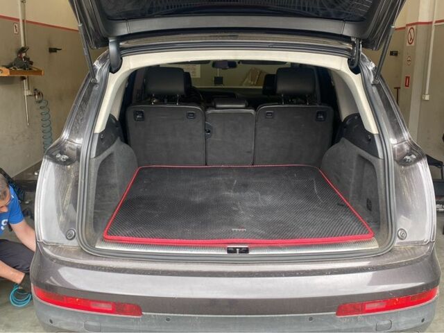 Серый Ауди Ку 7, объемом двигателя 3 л и пробегом 1 тыс. км за 10000 $, фото 14 на Automoto.ua