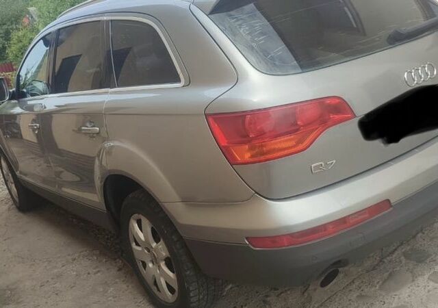 Серый Ауди Ку 7, объемом двигателя 3 л и пробегом 310 тыс. км за 260 $, фото 6 на Automoto.ua