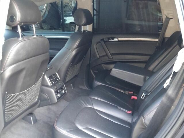 Серый Ауди Ку 7, объемом двигателя 4 л и пробегом 260 тыс. км за 10500 $, фото 4 на Automoto.ua