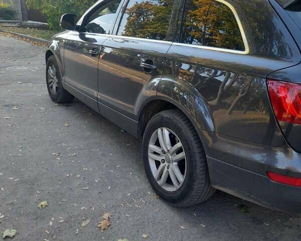 Сірий Ауді Ку 7, об'ємом двигуна 3 л та пробігом 290 тис. км за 14000 $, фото 7 на Automoto.ua