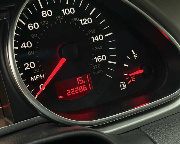 Серый Ауди Ку 7, объемом двигателя 4.2 л и пробегом 222 тыс. км за 8200 $, фото 22 на Automoto.ua