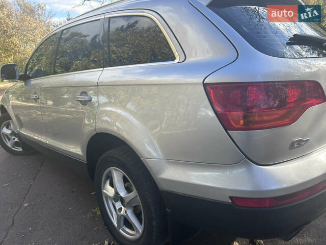 Серый Ауди Ку 7, объемом двигателя 2.97 л и пробегом 227 тыс. км за 12000 $, фото 3 на Automoto.ua