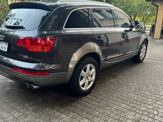 Серый Ауди Ку 7, объемом двигателя 4.2 л и пробегом 200 тыс. км за 11500 $, фото 4 на Automoto.ua