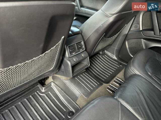 Серый Ауди Ку 7, объемом двигателя 3 л и пробегом 287 тыс. км за 12700 $, фото 31 на Automoto.ua