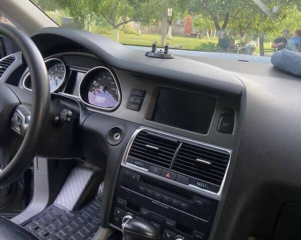 Серый Ауди Ку 7, объемом двигателя 4.16 л и пробегом 200 тыс. км за 11900 $, фото 17 на Automoto.ua