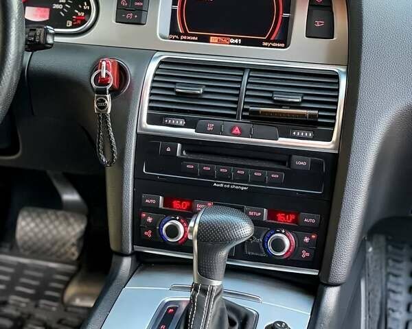 Сірий Ауді Ку 7, об'ємом двигуна 3 л та пробігом 431 тис. км за 12200 $, фото 14 на Automoto.ua