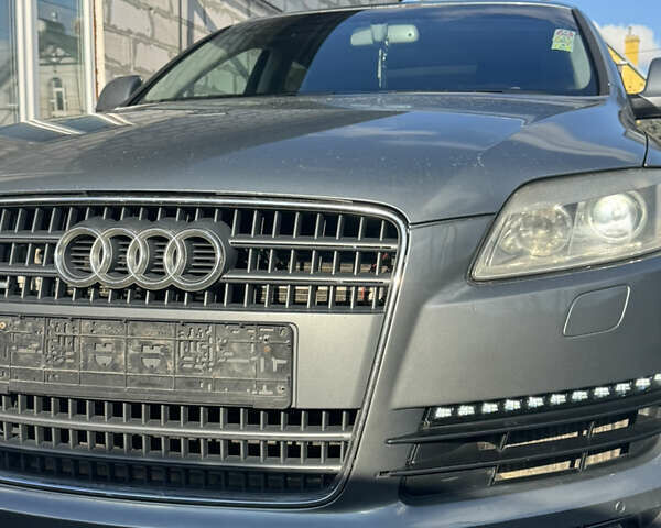 Серый Ауди Ку 7, объемом двигателя 3 л и пробегом 359 тыс. км за 11800 $, фото 5 на Automoto.ua